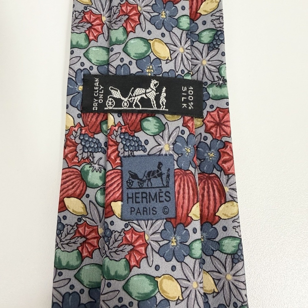 Hermes Men's Tie Floral Fruit Gray/Red/Green/Yellow Silk 3.25" (W) 56.5" (L) euc